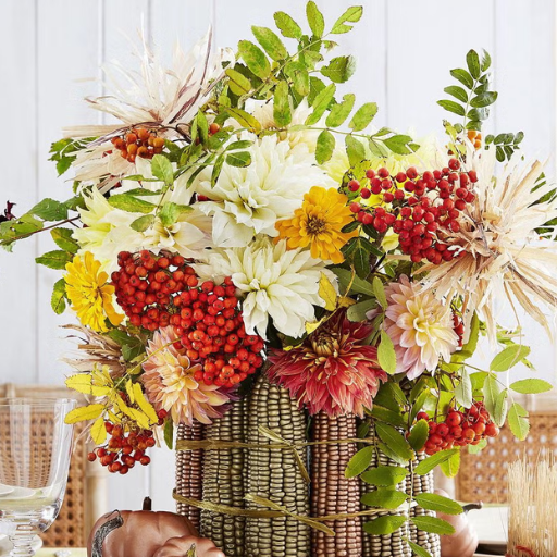 How to Incorporate Favorites in Thanksgiving into Your Floral Centerpiece