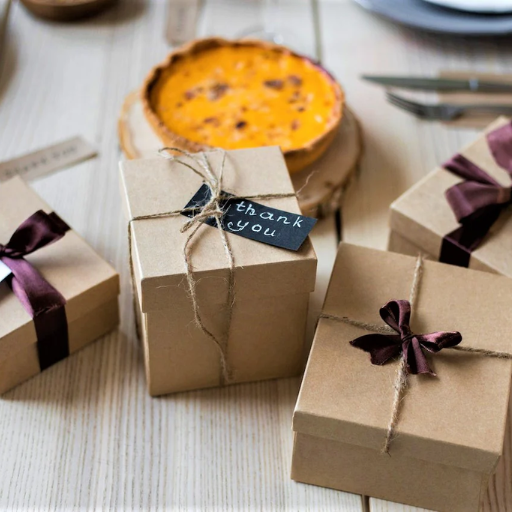 Which Decorative Items Make Great Thanksgiving Gifts