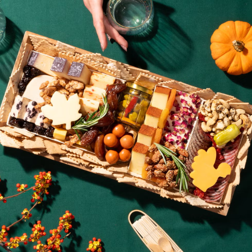 How Can You Incorporate a Cutting Board into Your Thanksgiving Gift