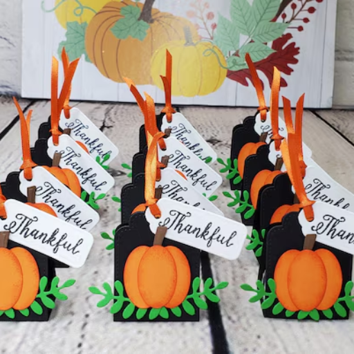 How to Make DIY Thanksgiving Decoration Favors