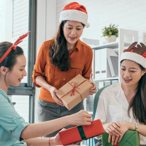 What are Some Popular Gift Exchange Games for a Holiday Party