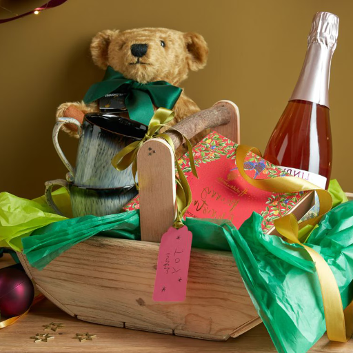 Types of gift hampers are available at Gifts Direct Ireland