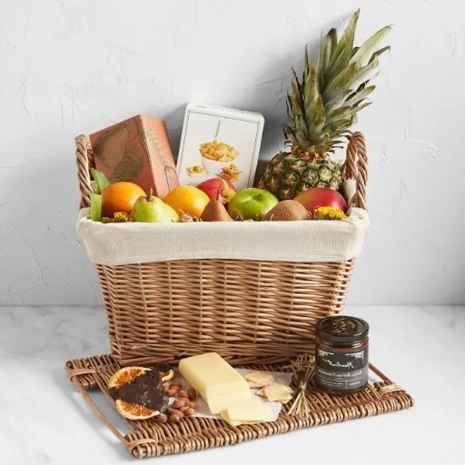 Unique gift basket ideas for different recipients