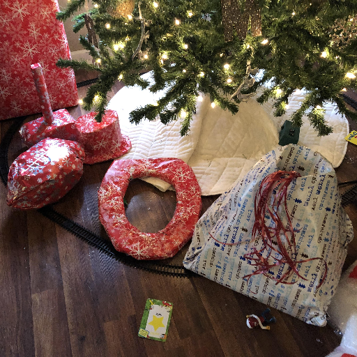Reddit's Favorite Gift Exchange Ideas and Traditions